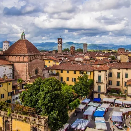 Lucca Franco's فندق مبيت وإفطار 4*