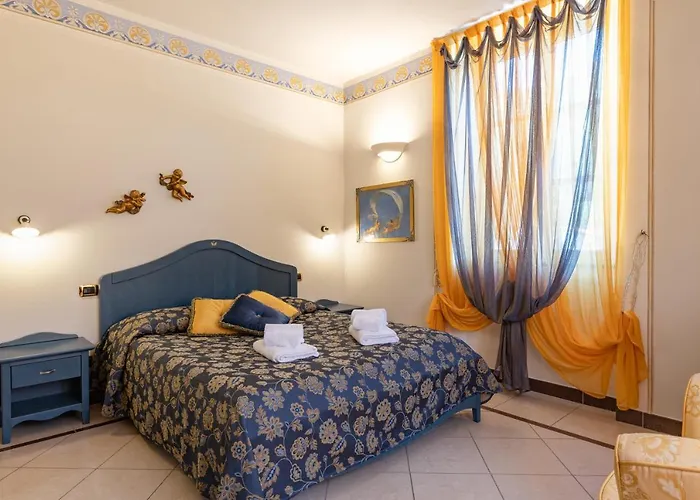 Lucca Franco's Oda ve Kahvaltı 4*