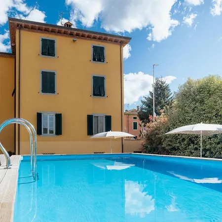 Lucca Franco's Bed & Breakfast Diecimo