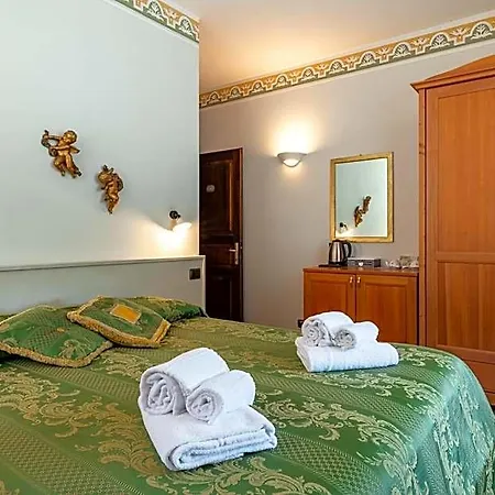 Lucca Franco's Bed & Breakfast Diecimo