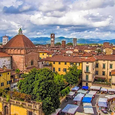 Lucca Franco's Bed & Breakfast Diecimo