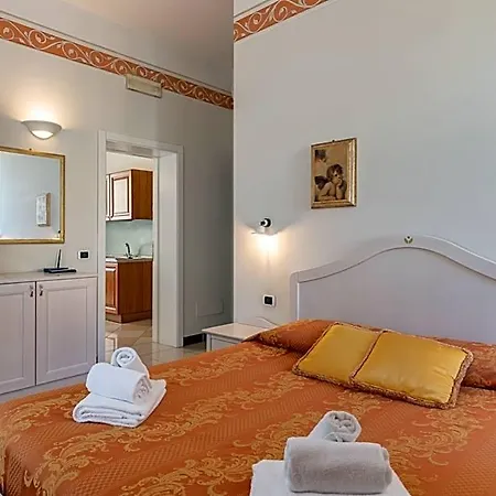 Lucca Franco's Bed & Breakfast Diecimo