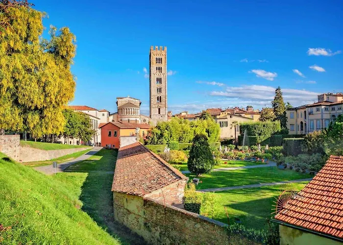 Lucca Franco's Bed & Breakfast Diecimo