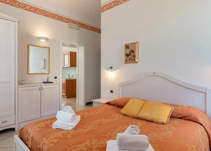 Oda ve Kahvaltı Lucca Franco's 4*